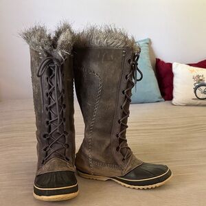 Sorel Dark Grey Fur-Trimmed Boots